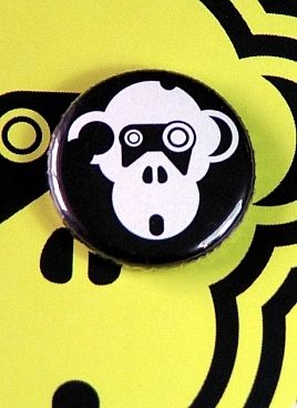 Drumky monkey button